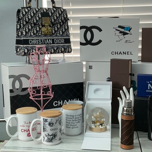 💌📦LIKE THIS LISTING TO KNOW WHEN I GO LIVE💌📦 - Picture 2 of 9